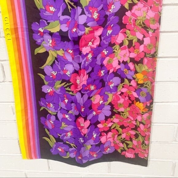 Gucci Silk Degrade Black Multicolor Floral Square Scarf - Picture 15 of 16